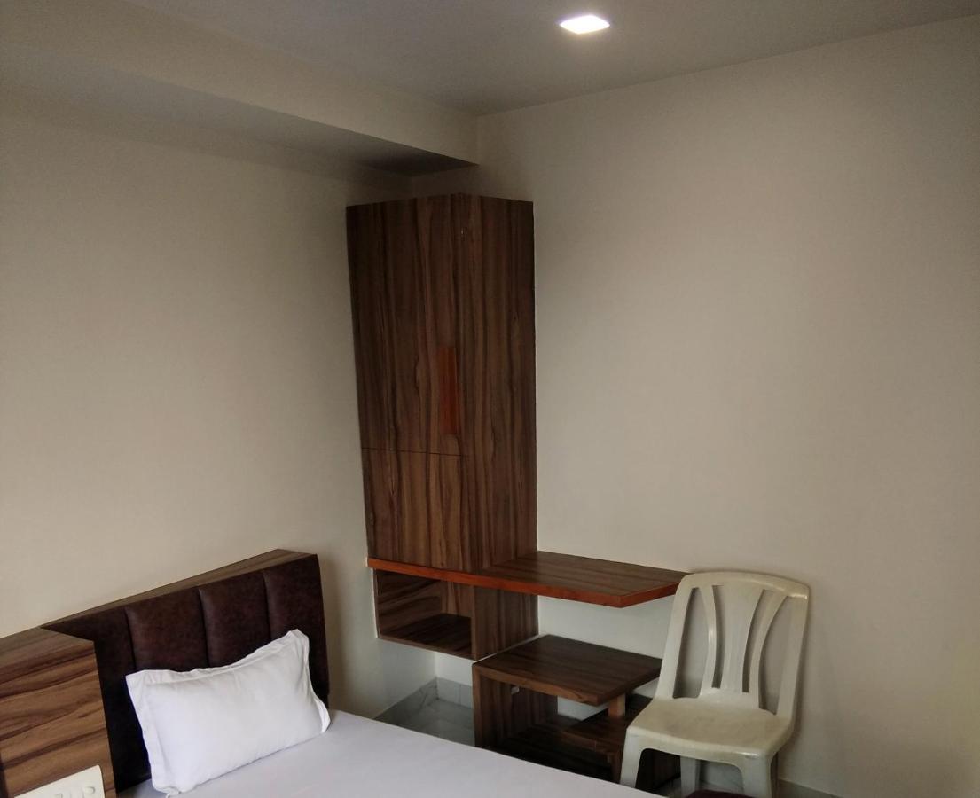 Hotel Milan Ahmedabad Exterior foto