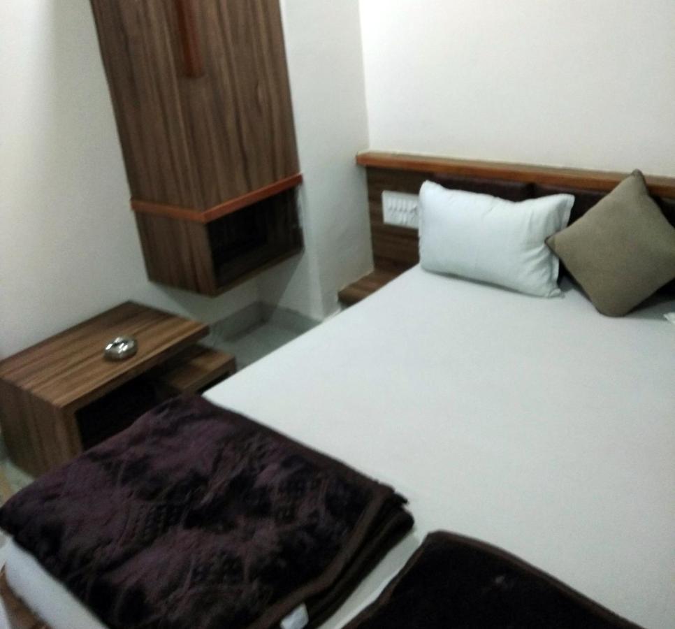 Hotel Milan Ahmedabad Exterior foto