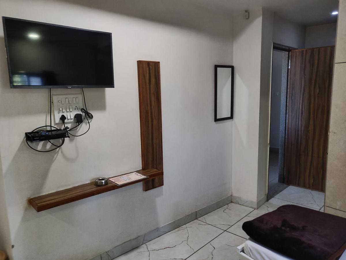 Hotel Milan Ahmedabad Exterior foto